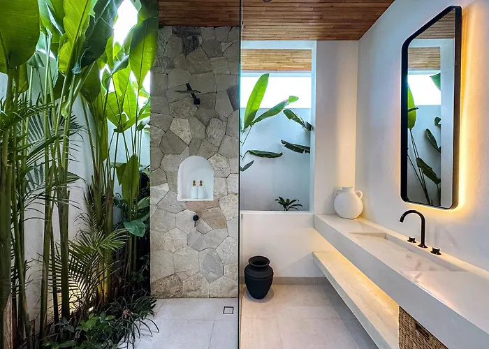 Casa Petak 2 - Serene Architectural In Tropical Paradise Pererenan Villa *