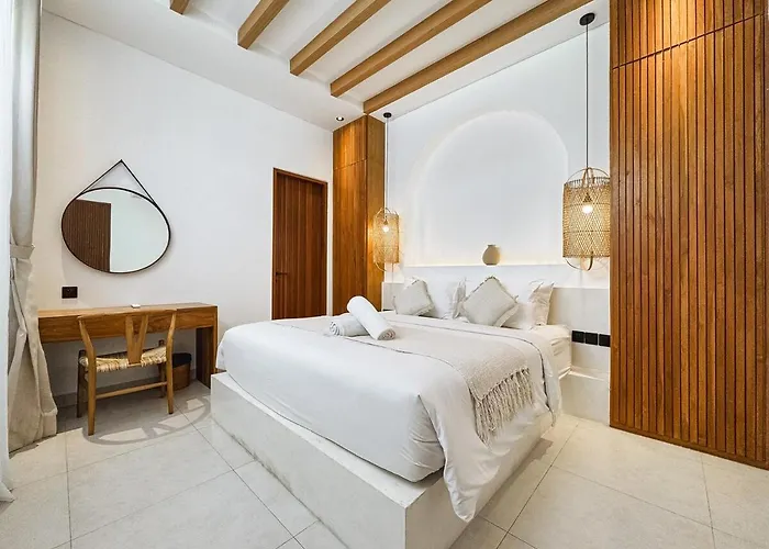 Casa Petak 2 - Serene Architectural In Tropical Paradise Pererenan Villa *